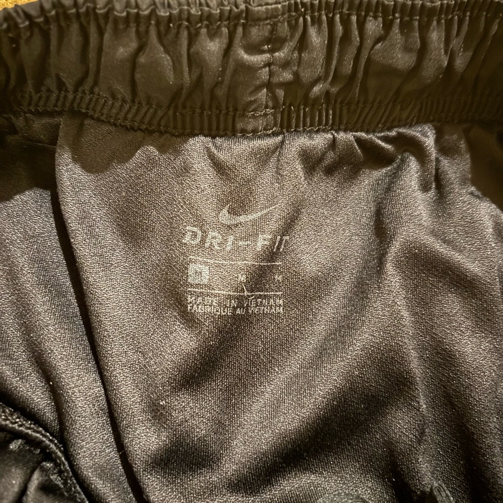 Nike Black Athletic Shorts Lightweight Moisture-Wicking - Picture 5 of 5